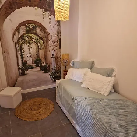 With Swimming Pool, Wifi Apartmán